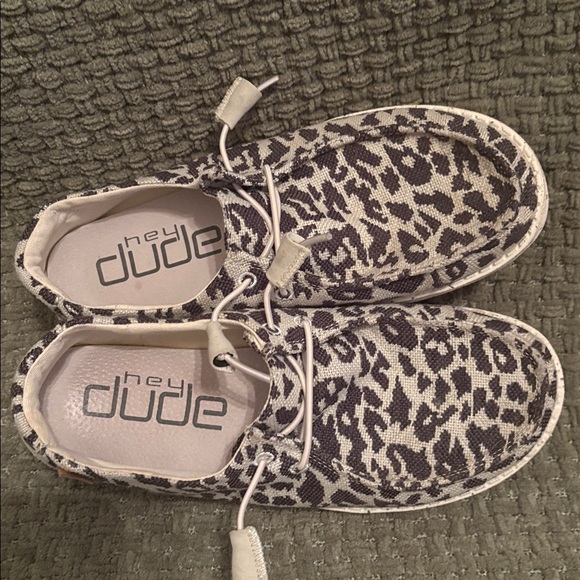 HEY DUDE Cheetah Wendy Luxe Leo SIZE 7 - Picture 8 of 9
